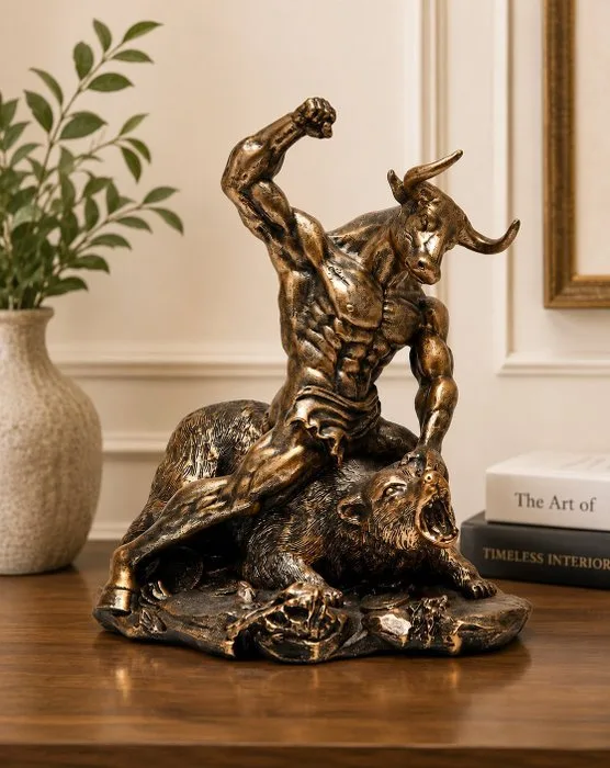 Sculpture, Bronze Minotaur and Bear Sculpture – Powerful Mythological Figure with Wildlife Motif - 20.5 cm - Resin, Bronze finish