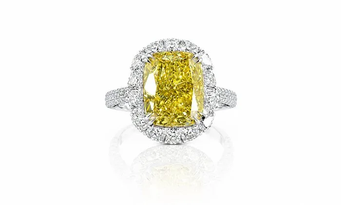 Ring - 14 kt. White gold - 9.90ct. tw. Yellow Diamond (Fancy coloured lab-grown diamond) - Diamond