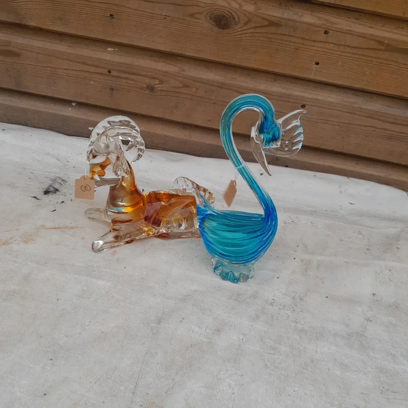 2 x pieces of coloured glassware animal ornaments