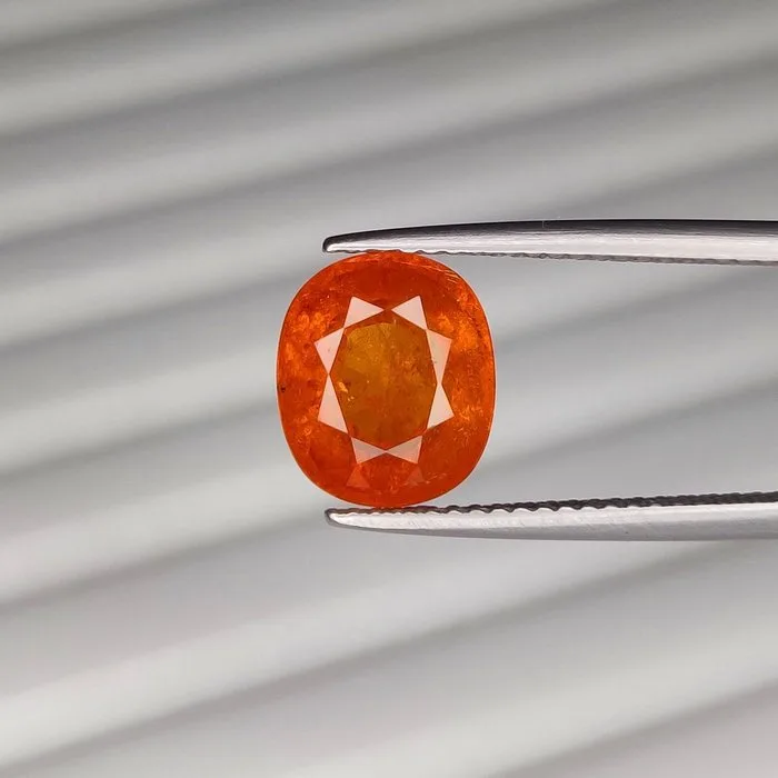 1 pcs Orange Spessartite - 4.15 ct - International Colored Gemstone Association (ICA GemLab) - Mandarin garnet !