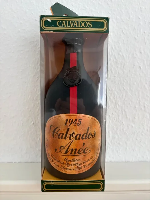 Anée 1945 - Calvados millésime - b. 1970s, 1980s - 70cl