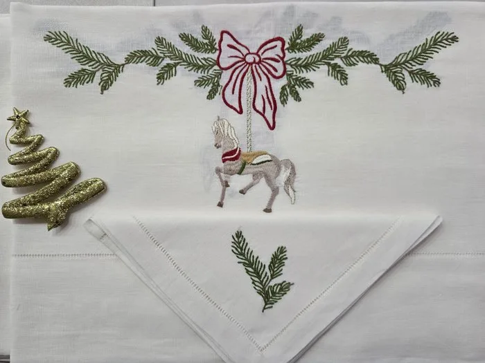 Tovaglia Natalizia puro lino ricamo a macchina e rifiniture a mano 12 posti tablecloth christmas - Tablecloth - 270 cm - 175 cm