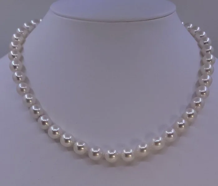 Necklace 8.5x9mm Akoya Pearls