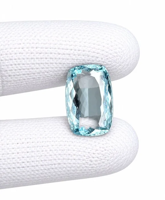 1 pcs Aquamarine - 12.07 ct - International Gemological Institute (IGI) - VVS BIG BLUE AQUAMARINE