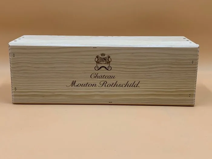 2019 Chateau Mouton Rothschild - Bordeaux, Pauillac 1er Grand Cru Classé - 1 Bottle (0.75L)