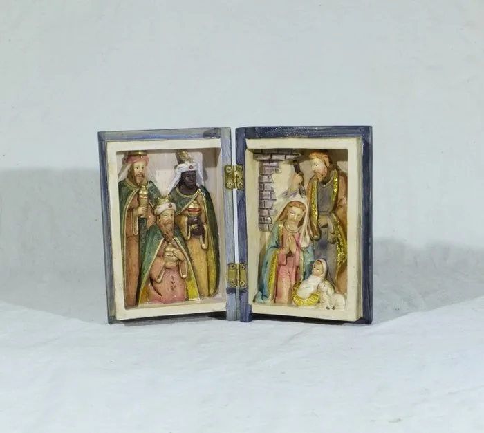 Nativity scene - Original in book form - Resin