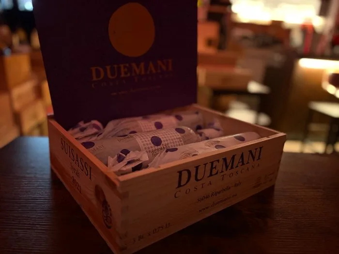 2021 Duemani “Suisassi” Syrah - Costa Toscana - Tuscany IGT - 3 Bottles (0.75L)