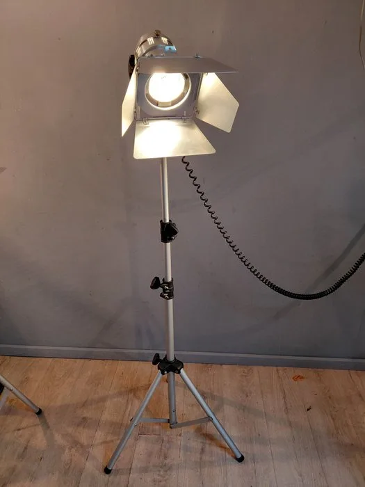 Tripod floor lamp - Aluminium - Theater lamp - Stand