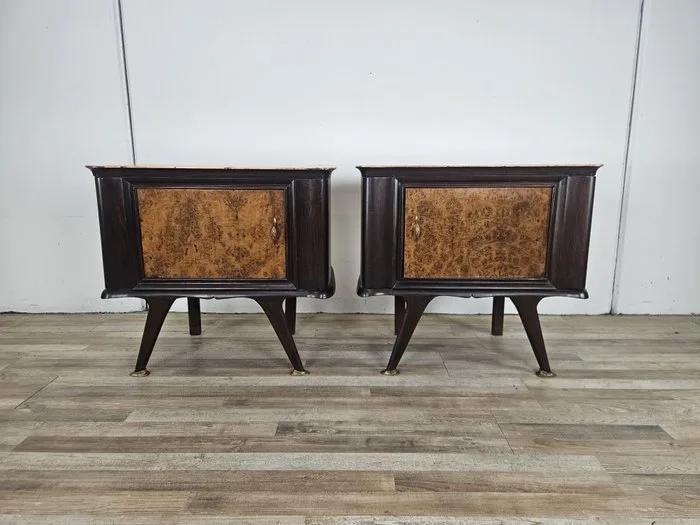 Nightstand (2) - 1950s Art Deco nightstands with burl veneer fronts. - Burrwood, Wood, Brass