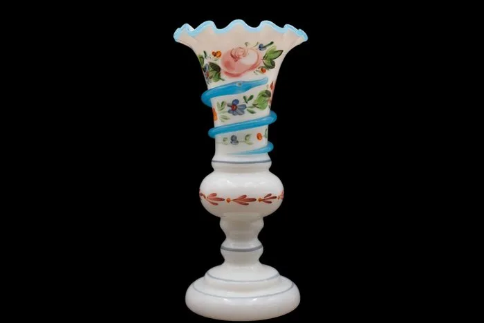 Schachtenbach – Fine 19th C. White Opaline Glass Vase with Applied Blue Glass Snake & Hand-Painted - Vase - Opaline glass