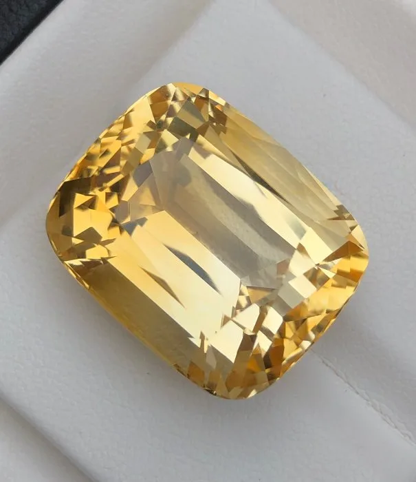 1 pcs Yellow Citrine - 47.61 ct - International Colored Gemstone Association (ICA GemLab) - Top Quality citrine