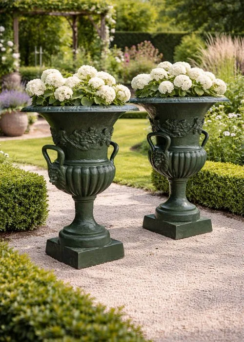 XL Set - Lion Heads - Iron - Vase (2) - Cast iron