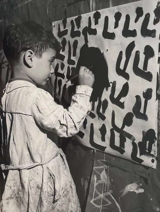 Denise COLOMB (1904-2004) - Le jeune peintre, enfant en cours de peinture