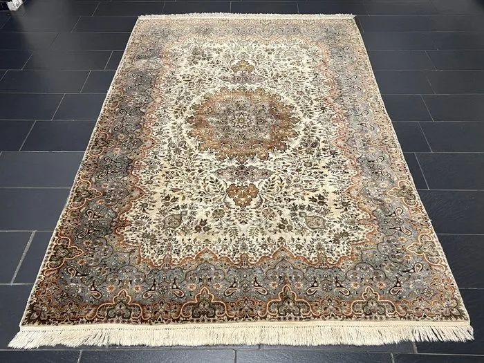 Gorgeous Kaschmar - Carpet - 290 cm - 190 cm