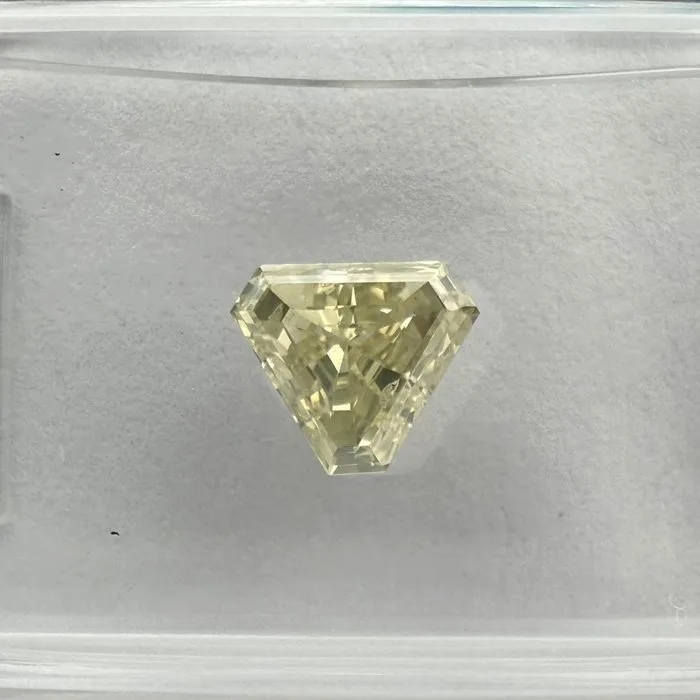 1 pcs Diamond (Natural coloured) - 1.01 ct - Triangle - Fancy light Yellow - SI1 - International Gemological Institute (IGI)