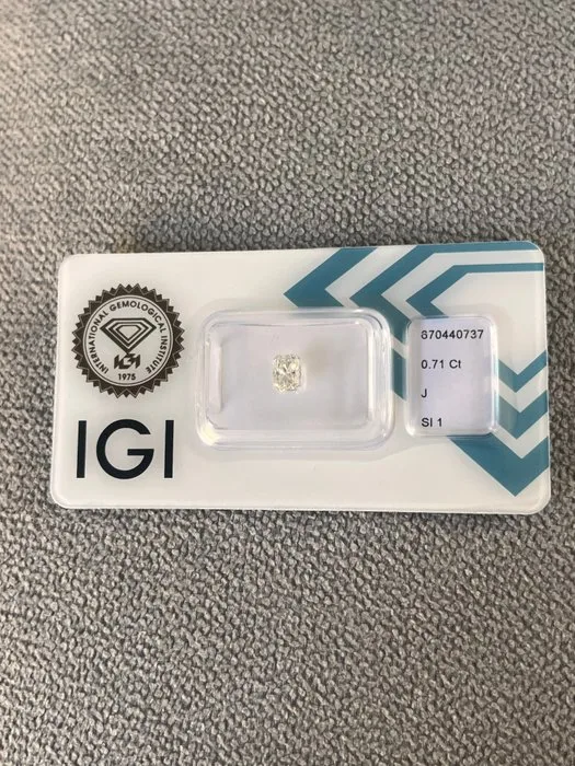 1 pcs Diamond (Natural) - 0.71 ct - Radiant - J - SI1 - International Gemological Institute (IGI)