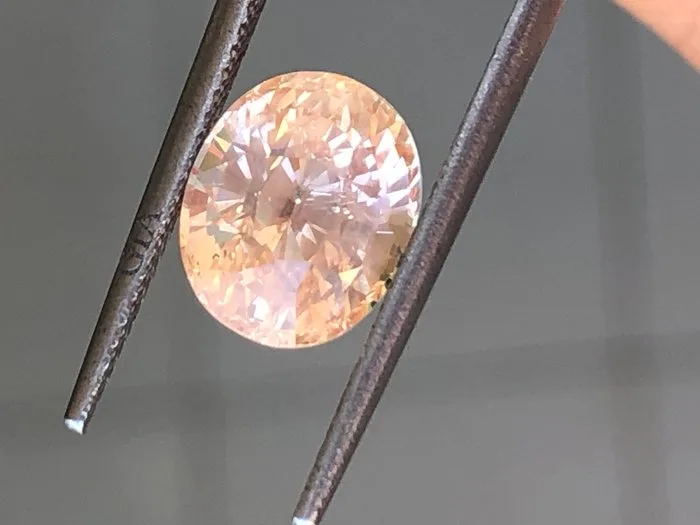 1 pcs Orange Sapphire - 4.55 ct - Gemological Institute of America (GIA)