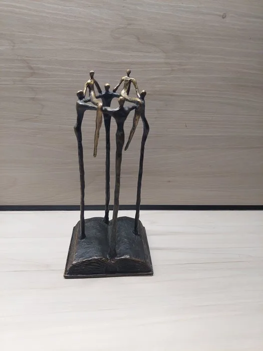 Artihove - Corry Ammerlaan - Sculpture, Reaching for the top - 24 cm - Patinated bronze
