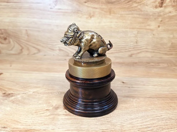 Car mascot (1) - Kaiser Pig - 1900-1910