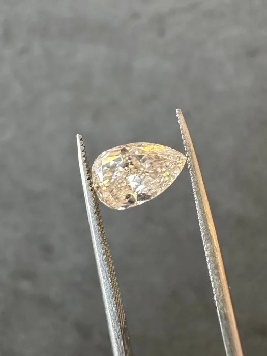 1 pcs Diamond (Natural coloured) - 1.45 ct - Pear - Light Pinkish Brown - Not specified in lab report - Gemological Institute of America (GIA)