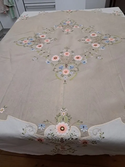 Tablecloth - 190 cm - 190 cm