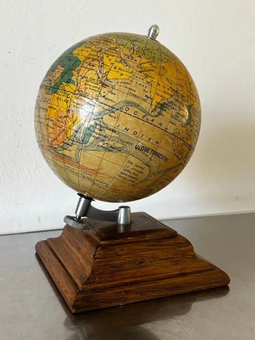 Terrestrial table globe - Cartes Taride Paris 1940s – Antique French Terrestrial Globe – Pre-1948 Historical Cartography – - 1940-1950