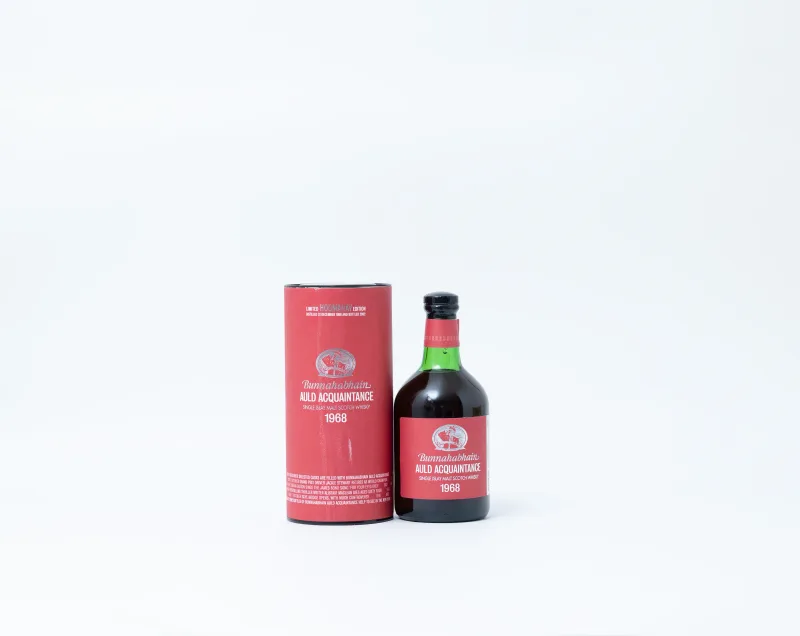 Bunnahabhain – 34 Year Old 1968 Auld Acquaintance (43.8%)