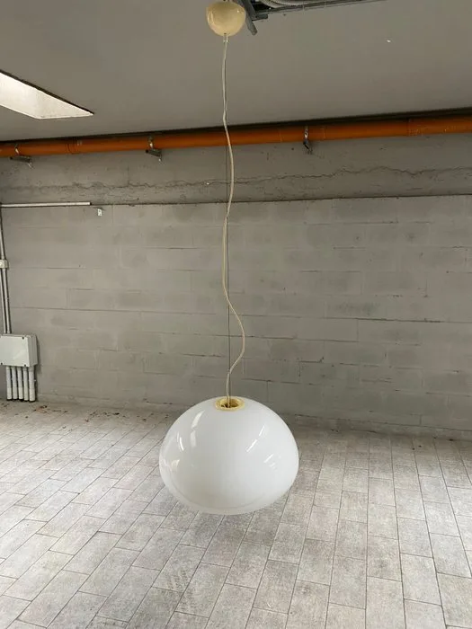 Flos - Achille Castiglioni, Pier Giacomo Castiglioni - Chandelier - Opaline glass - BLACK & WHITE FLOS