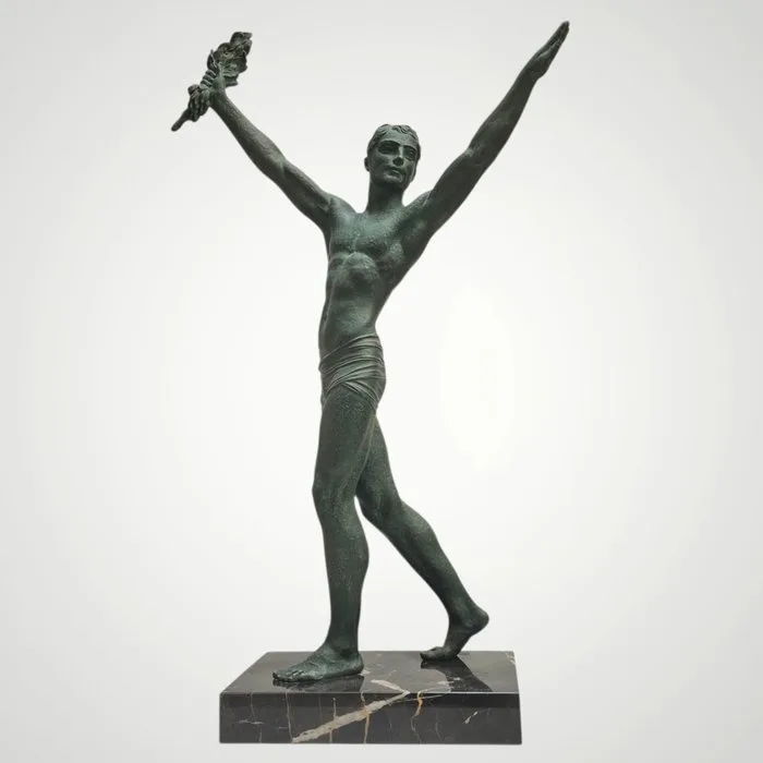J. Darcourt - CHIPARUS - H. 66 cm - Sculpture, Le vainqueur - 66 cm - Marble, Metal - 1930
