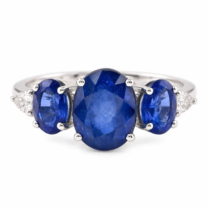 Ring - 14 kt. White gold - 4.06ct. tw. Sapphire - Diamond