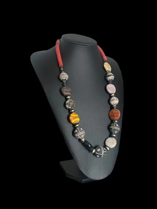 Pearl necklace - Baule - Côte d'Ivoire