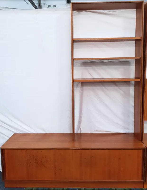 Mid Century G Plan "Form 5" Teak Modular Wall Unit the single present tier of shelving comprising two shelves