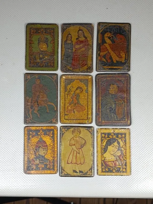 Playing cards - Ensemble de 9 Cartes de Jeu "As-Nas" – Papier Mâché Laqué & Peint à la Main - Papier-mache