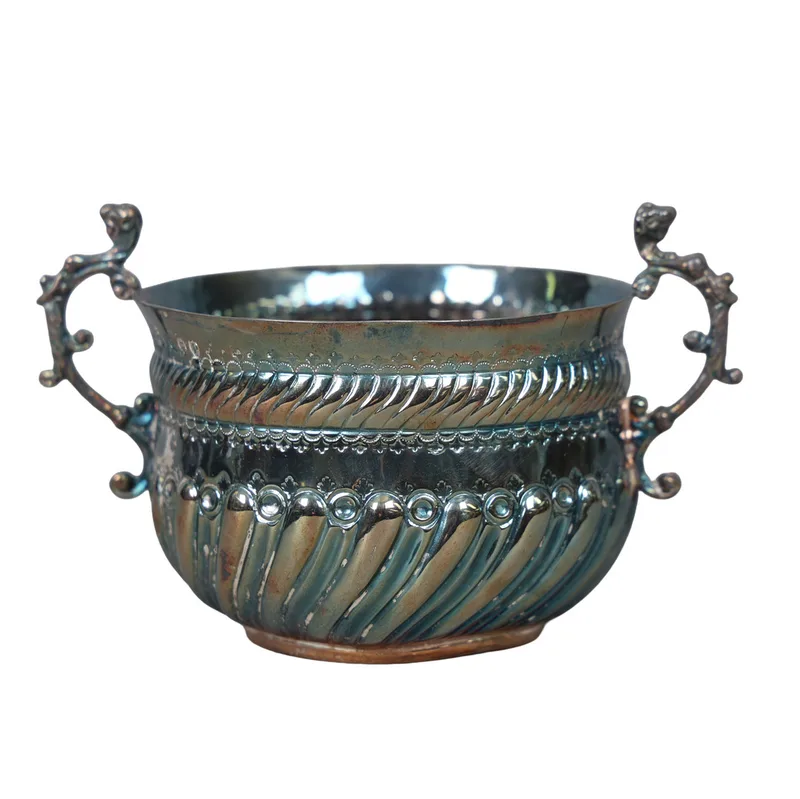 A Late Victorian Silver Porringer
