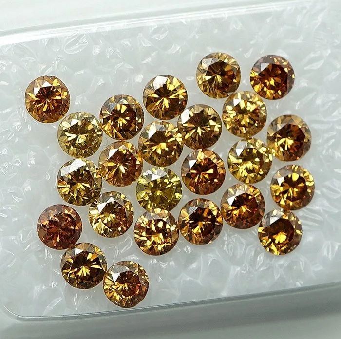 24 pcs Diamond (Colour-treated) - 1.53 ct - Round Yellowish, Orangy - VS1, I1 - Gem Report Antwerp (GRA)