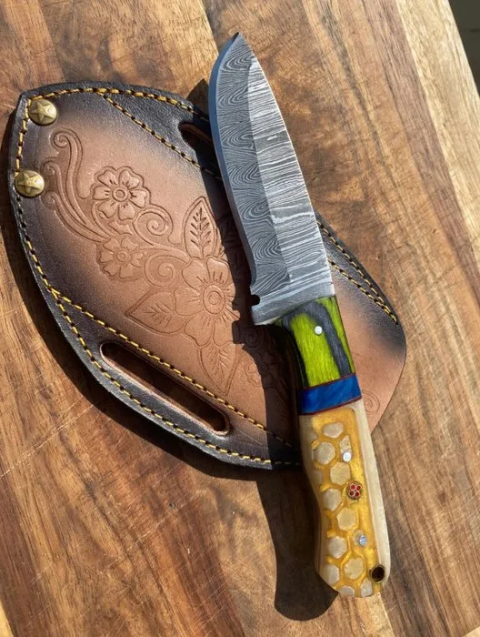 Kitchen knife - Utility knife - AA-006–High Polish Damascus type Steel Knife-Resin-Wooden Handle-Leather Sheath - Steel, Resin, Leather - Asia - handcrafted knife