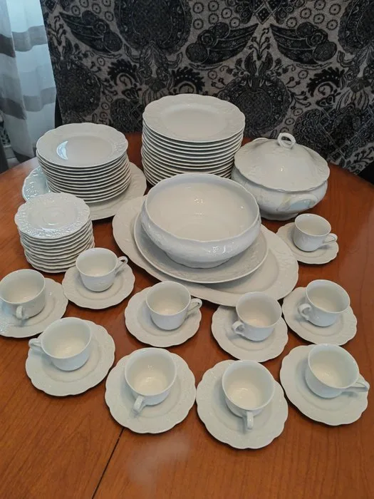 Limoges - Philippe Deshoulieres - Table service for 12 (65) - Porcelain