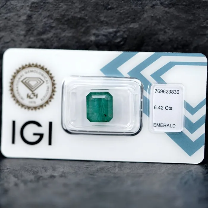 1 pcs Green Emerald - 6.42 ct - International Gemological Institute (IGI)