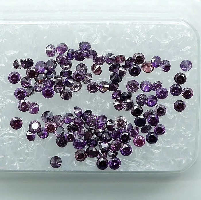 114 pcs Diamond (Colour-treated) - 1.05 ct - Round - Fancy Purple - I1, I3 - Gem Report Antwerp (GRA)