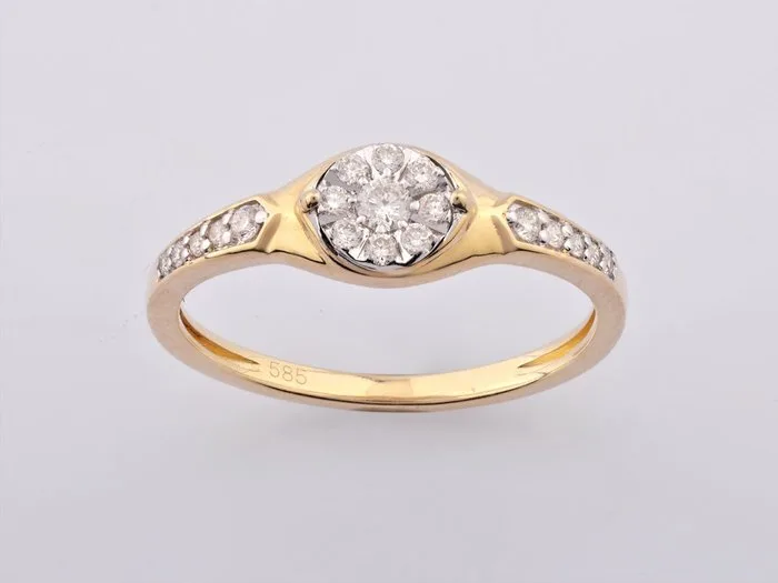 Ring - 14 kt. Yellow gold - 0.19ct. tw. Diamond (Natural)