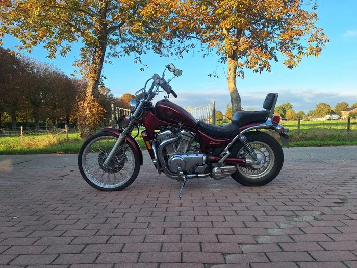 Suzuki - VS 750 Intruder - 750 cc - 1990