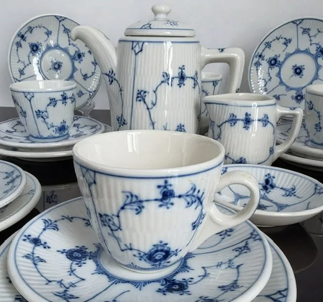 Royal Copenhagen - Coffee service (24) - Mussulmalet Riflet- Blue Fluted Plain - Hard Pasta
