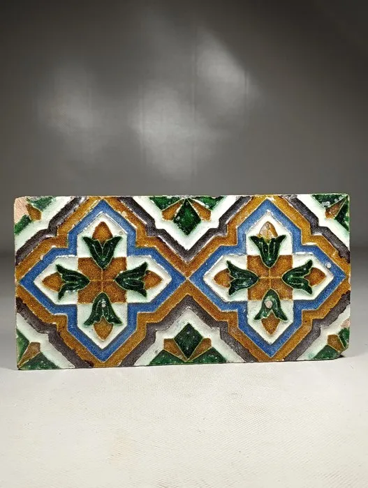 Tile - End of the 16th century – Beginning of the 17th century - Azulejo panel / plaque