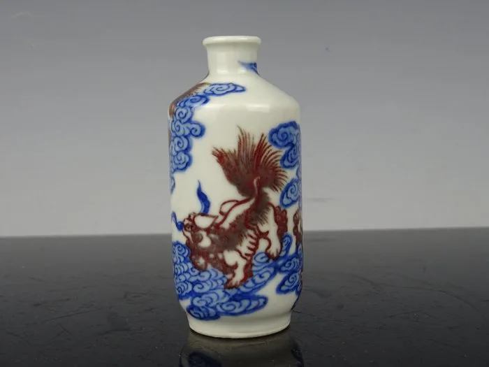 Snuff bottle - Porcelain
