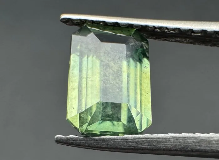 Green, Blue Sapphire - 1.14 ct - International Gemological Institute (IGI) - No Treatment