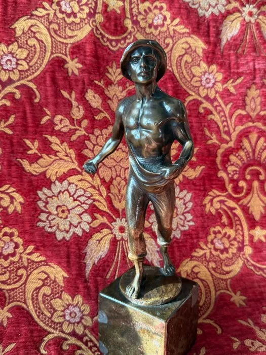 Franz Iffland (1862-1935) - Sculpture, Il Seminatore - 27 cm - Bronze