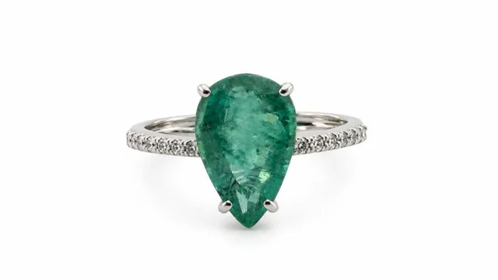 Ring - 18 kt. White gold - 3.07ct. tw. Emerald - Diamond