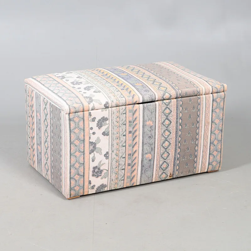Modern Upholstered Ottoman Trunk