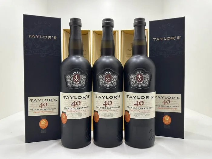 Taylor’s - 40 years old Tawny - Porto - 3 Bottles (0.75L)