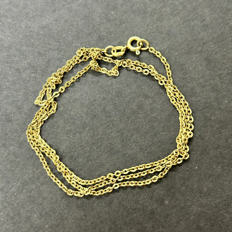 A 9ct gold chain, approx. 18" long, weight approx. 2.4g